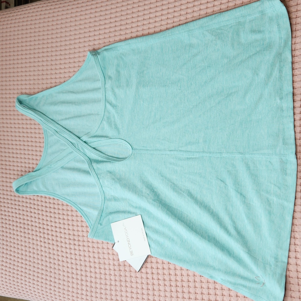 Beyond Yoga cross back tank top, NWT, size small